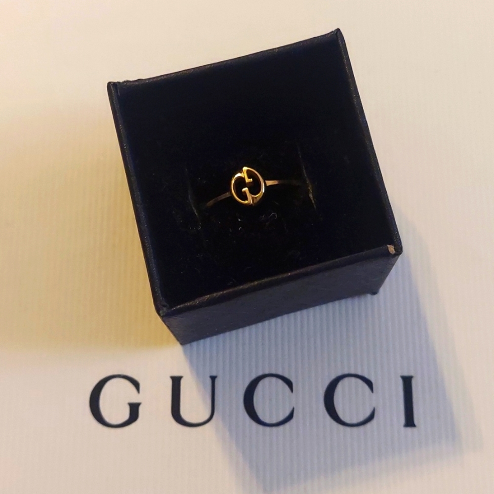 Beautiful 1973 Gucci 18kt gold fine ring, exquisite,  late 2000's EVC!